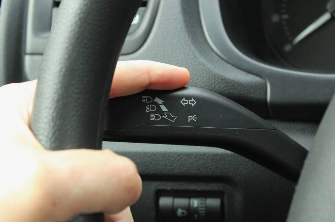 Araba kullanırken en sık yapılan 20 hata - Resim: 16